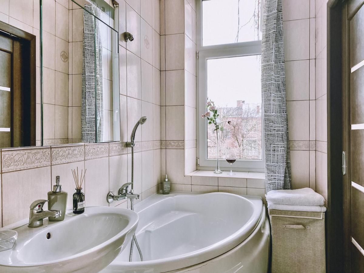 Appartement Simsimdoba à TTchernivtsi Extérieur photo