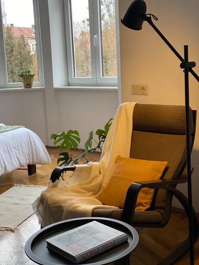 Appartement Simsimdoba à TTchernivtsi Extérieur photo
