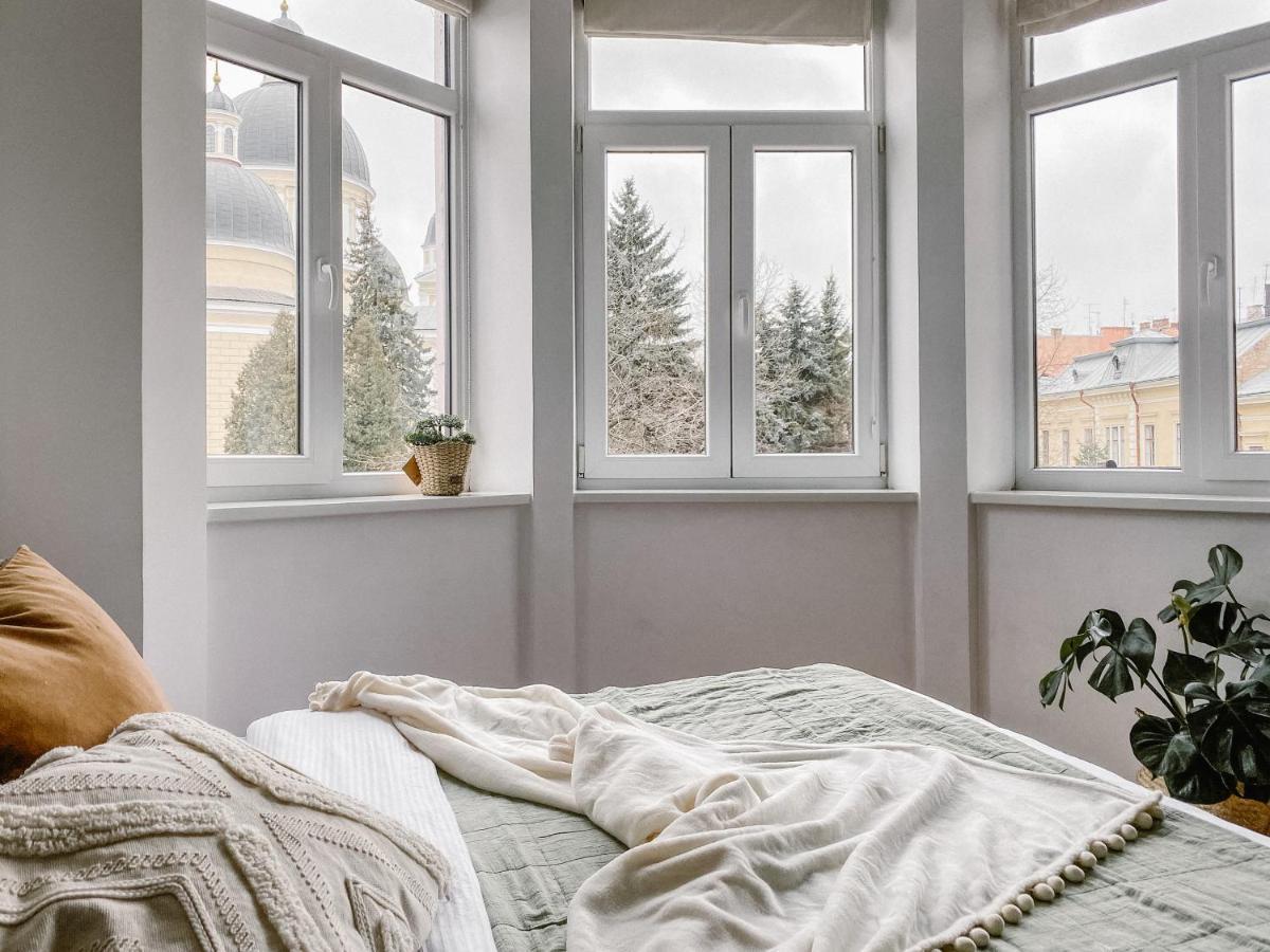 Appartement Simsimdoba à TTchernivtsi Extérieur photo